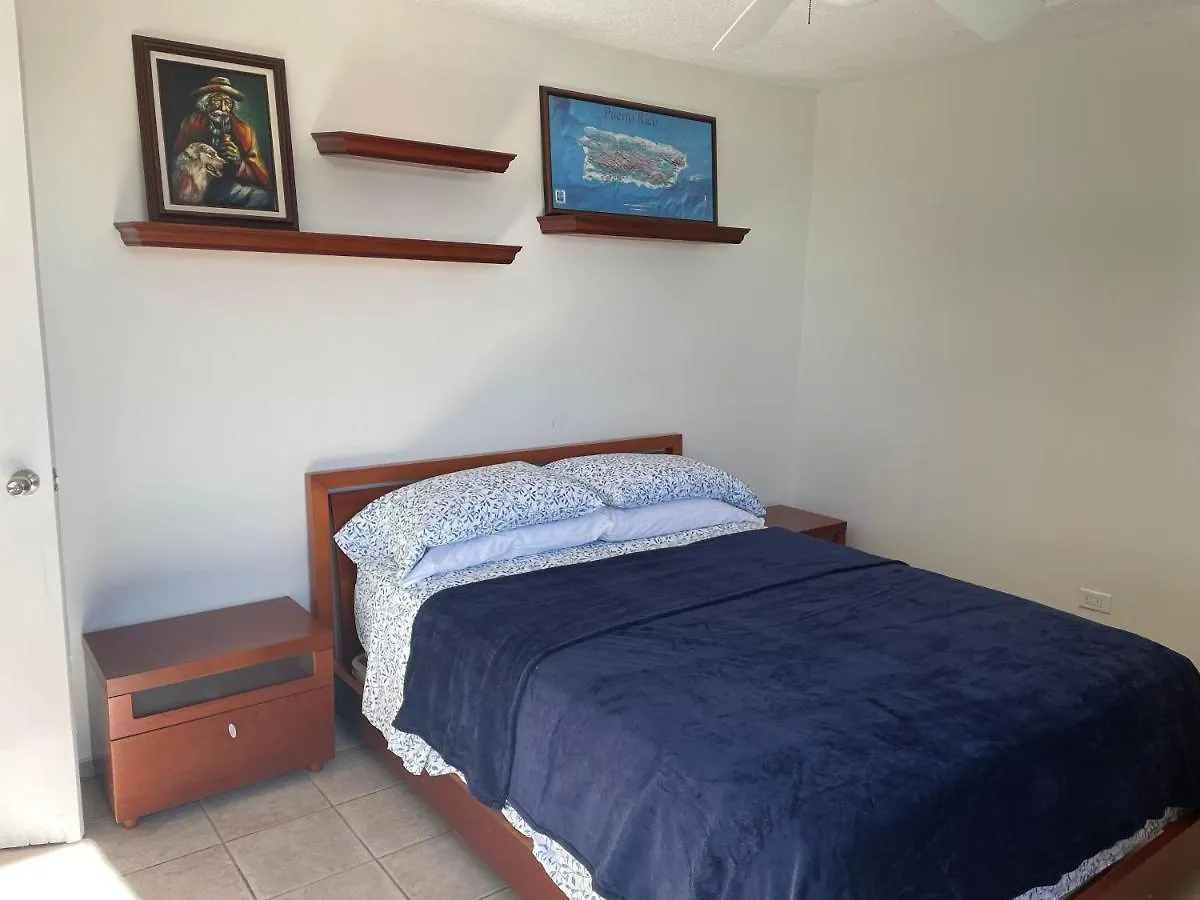 2 Bedroom 1 Bathroom Direct Beach Access Apt. San Juan Apartment