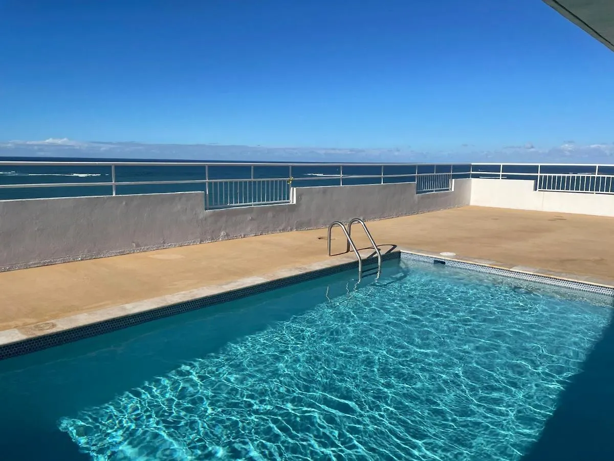 2 Bedroom 1 Bathroom Direct Beach Access Apt. San Juan Apartment
