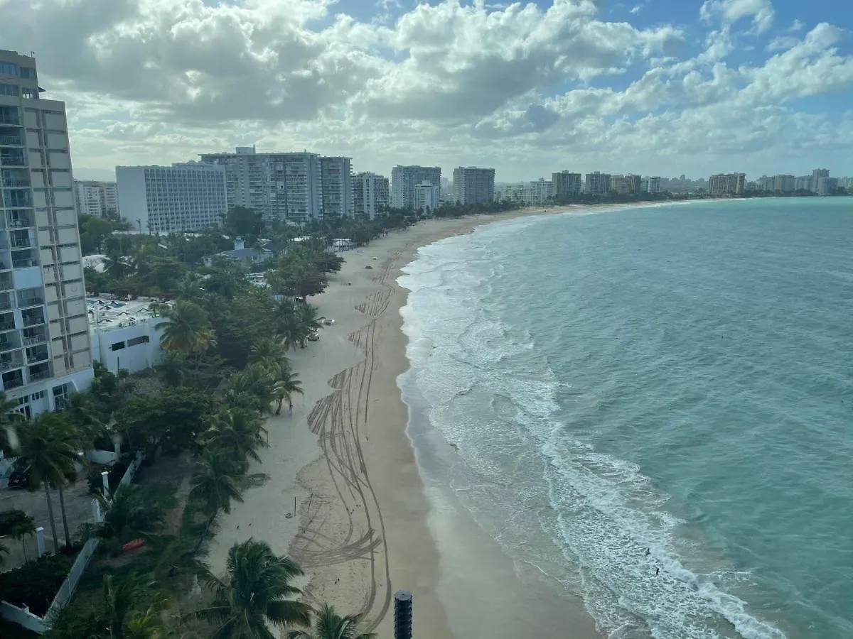 2 Bedroom 1 Bathroom Direct Beach Access Apt. San Juan