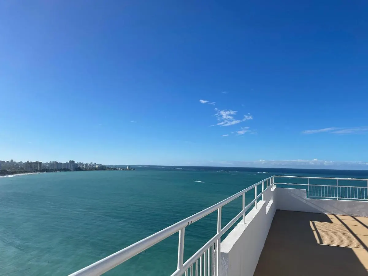 2 Bedroom 1 Bathroom Direct Beach Access Apt. San Juan
