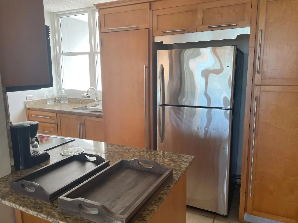 2 Bedroom 1 Bathroom Direct Beach Access Apt. San Juan 0*,